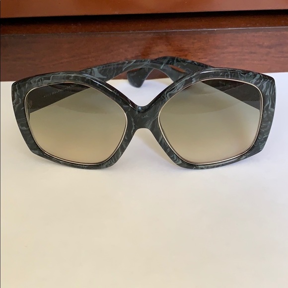New Women’s Balenciaga Sunglasses - Picture 4 of 8